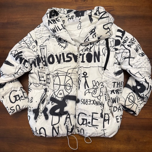 Adika Women’s Graffiti Print Puffer Jacket - White & Black XS - Picture 14 of 14